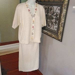 Vintage Cream Silk Knit with flower embroidered Trim Sweater & skirt set Sz L